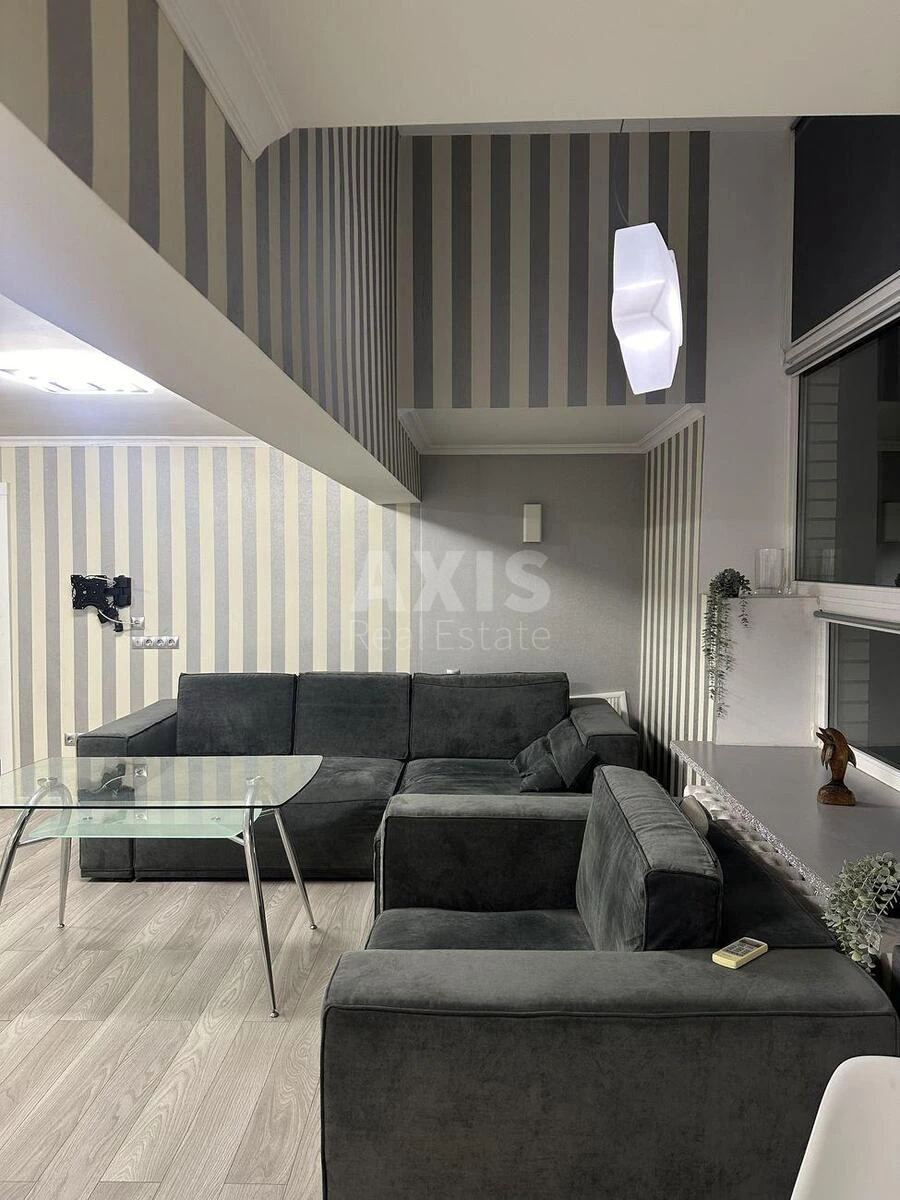 3к квартира ул. Ахматовой Анны 5637131