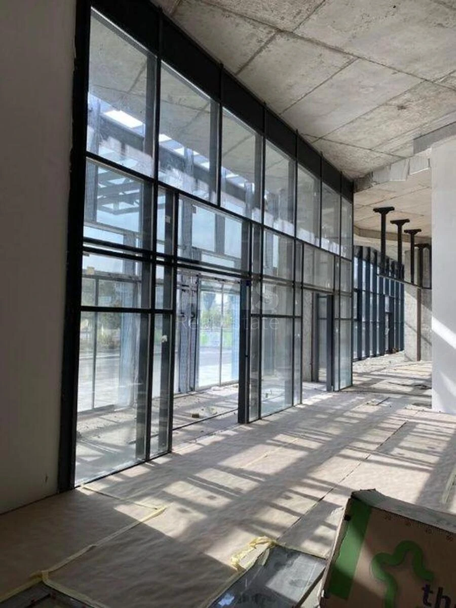 Объект торговли пр-т Бажана Николая 17А, 35м2635590