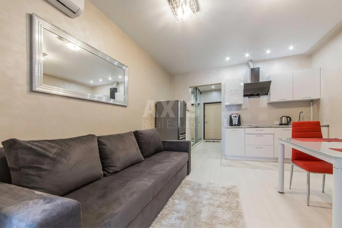 2k apartment vul. Myhajla Maksymovycha 28Д