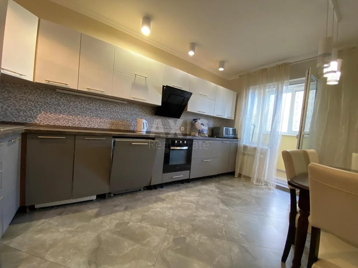 3k apartment vul. Myhajla Maksymovycha 9В