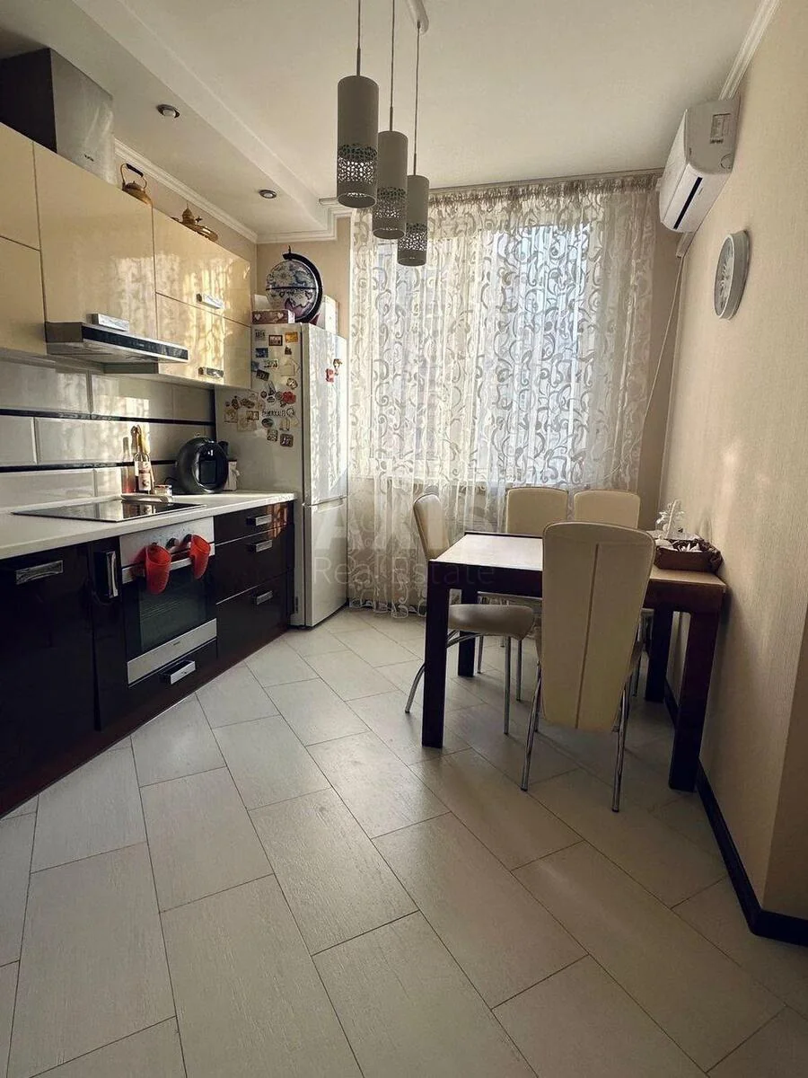 1k apartment vul. Yulia Zdanovska 46/1