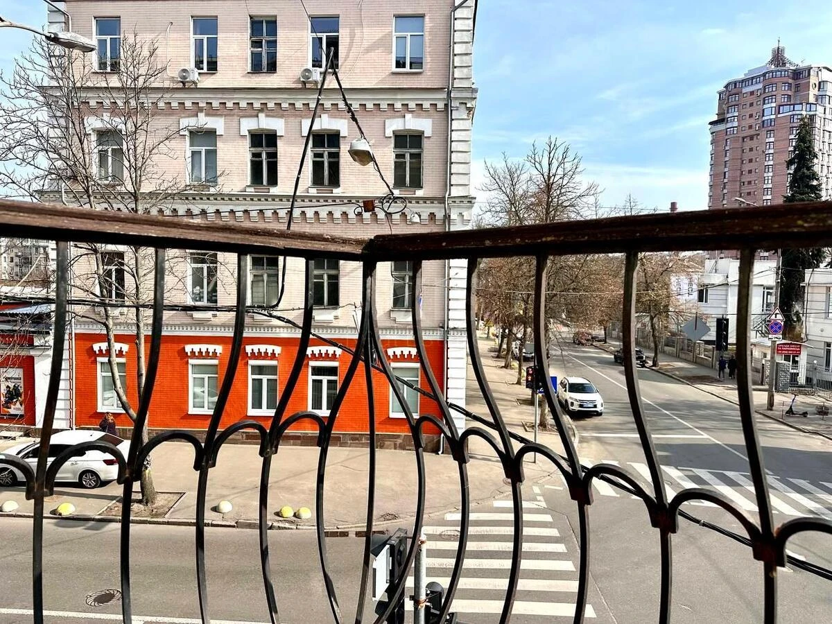 Office vul. Instytuts'ka 27/6, 70m26774213