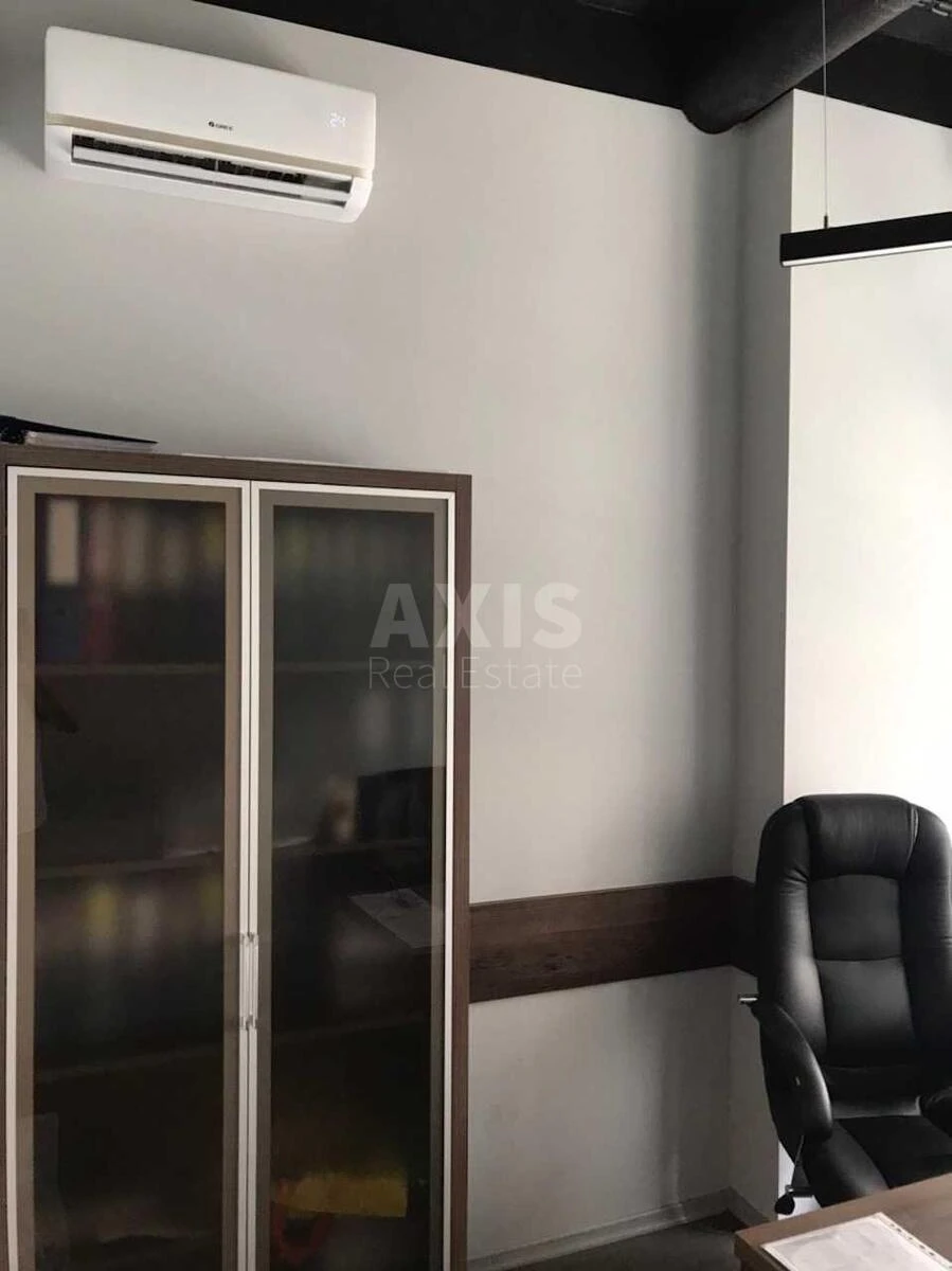 Office vul. Degtjarna 8, 220m26250516