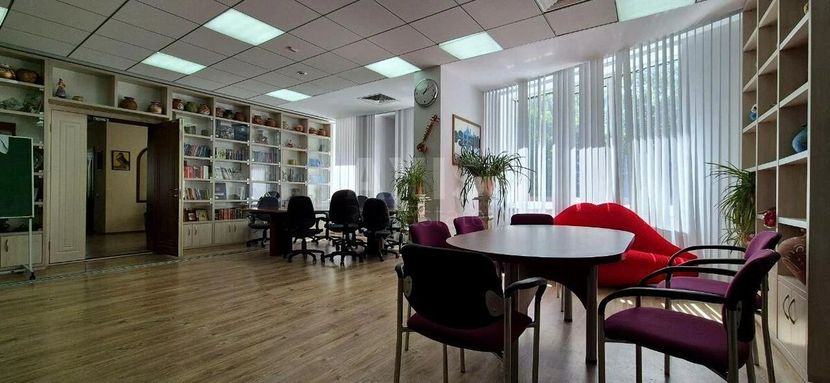 Офис бул. Леси Украинки 7Б, 200м2666597