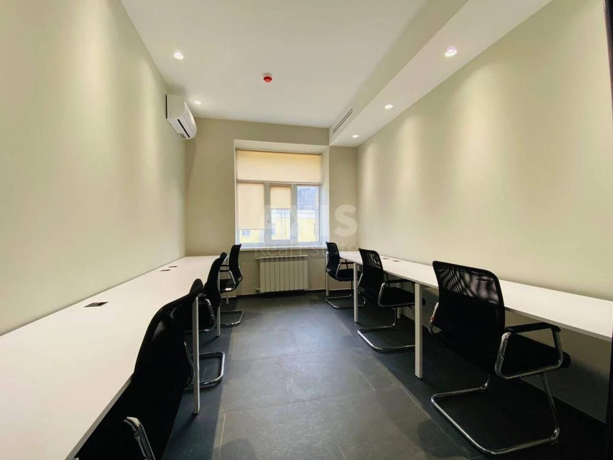 Office vul. Henerala Almazova 3, 250m2671339
