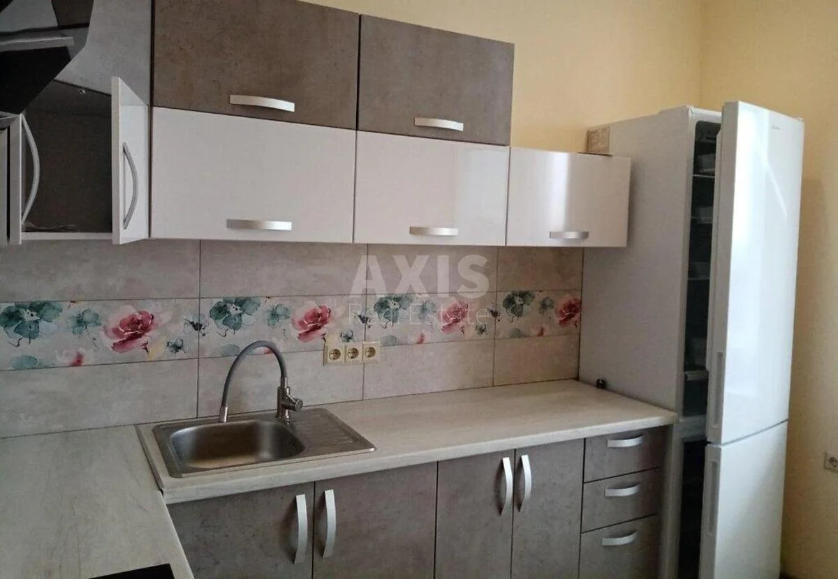 2k apartment vul. Mykil's'ko-Slobids'ka 1