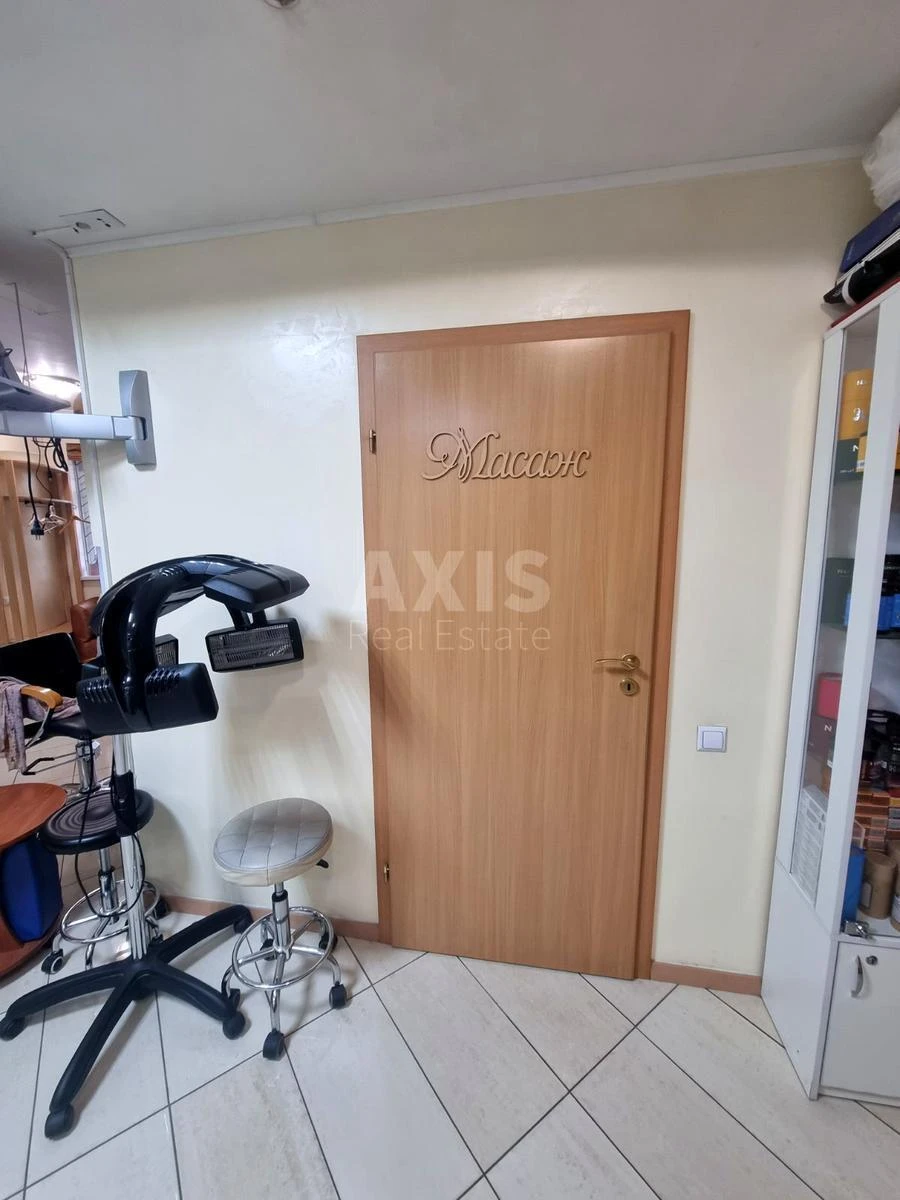 Trade object vul. Ahmatovoi' Anny 13, 156m26692712