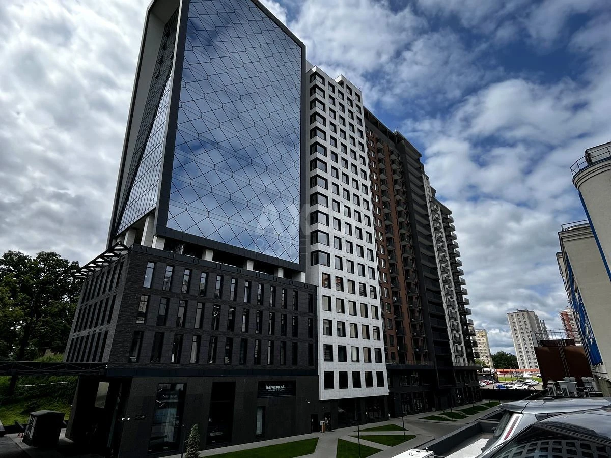 Office vul. Stusa Vasylja 35Б, 300m27017014