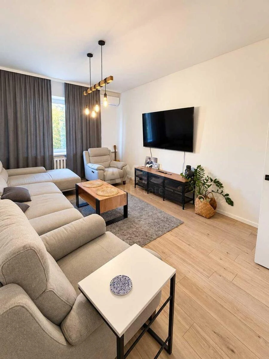 3k apartment vul. Derevljans'ka 20/2718060