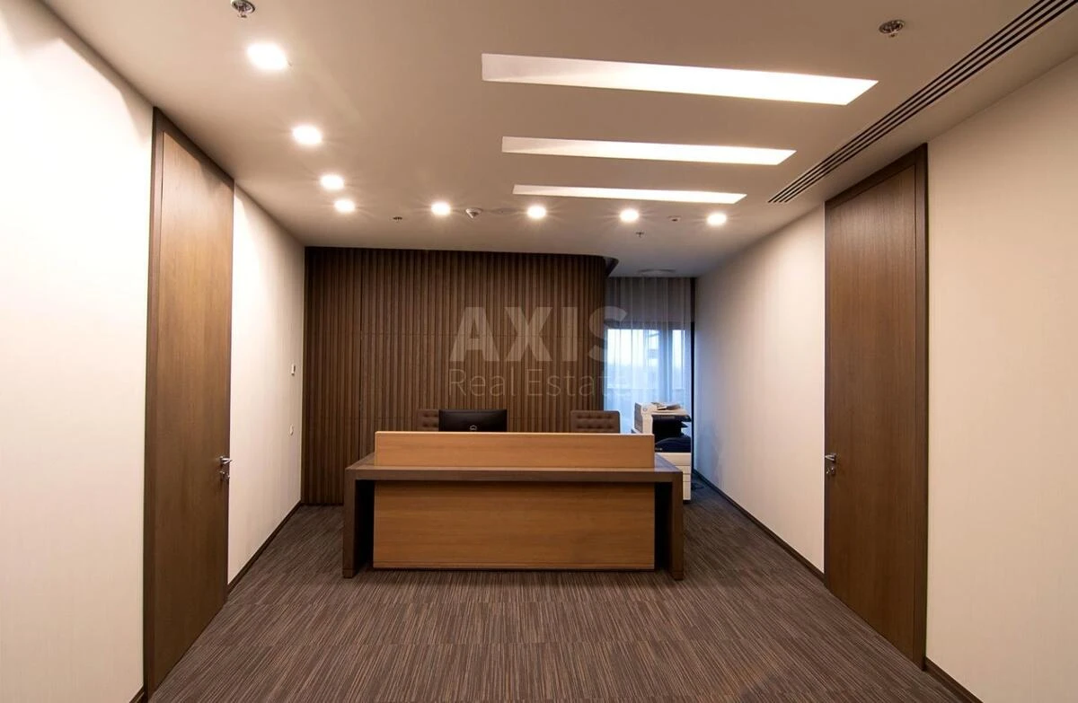 Office vul. Strutyns'kogo Sergija 23, 668m2668737