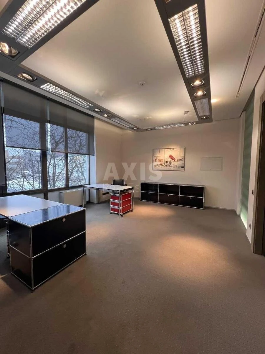 Office vul. Students'ka 5, 617m2669847