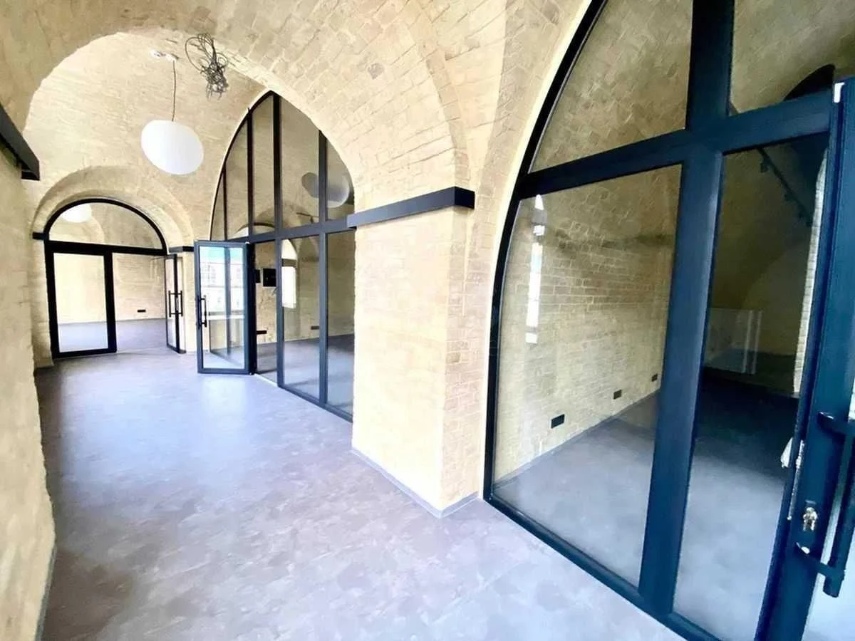 Офис бул. Леси Украинки 30, 700м267585