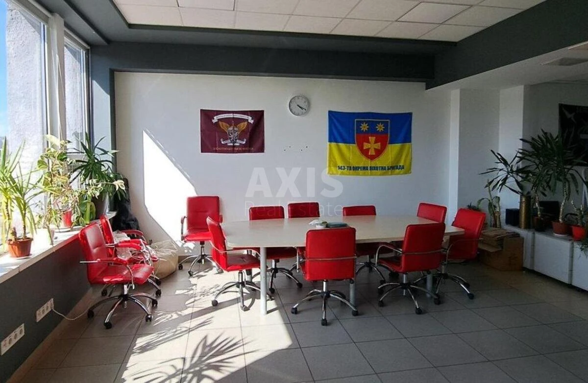 Office vul. Sverstjuka Jevgena 11, 350m267541