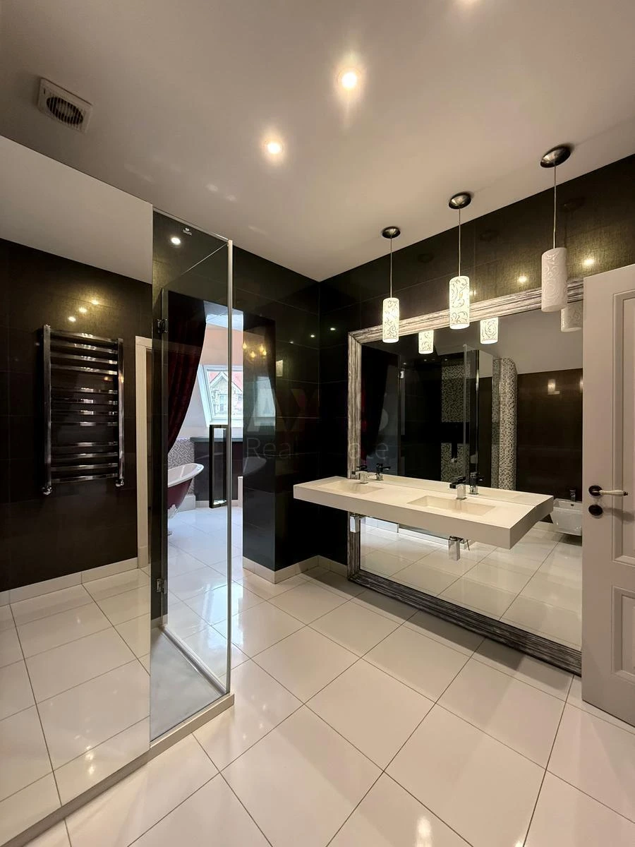 House vul. Sadova 139-a, 600m2, Kyiv city6329419