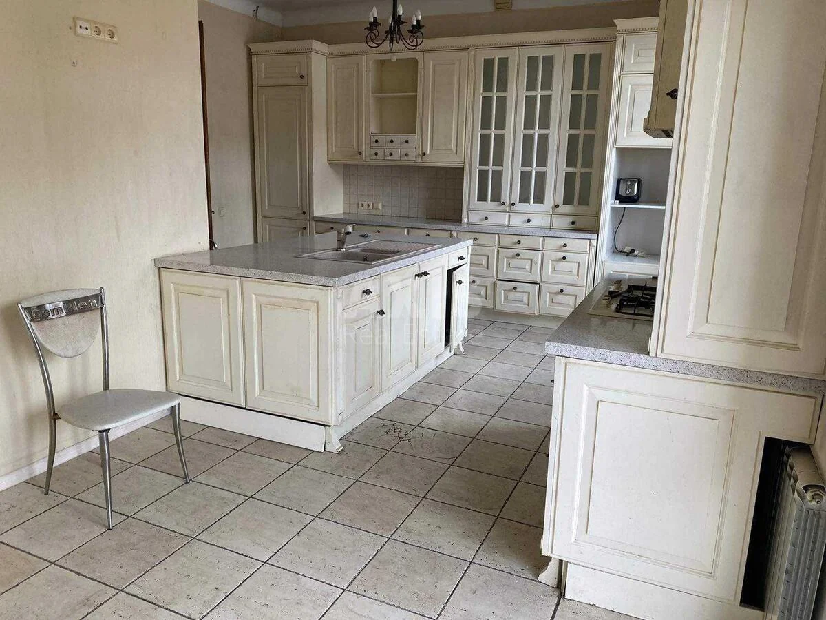 5k apartment vul. Oleksandra Konyskoho 74