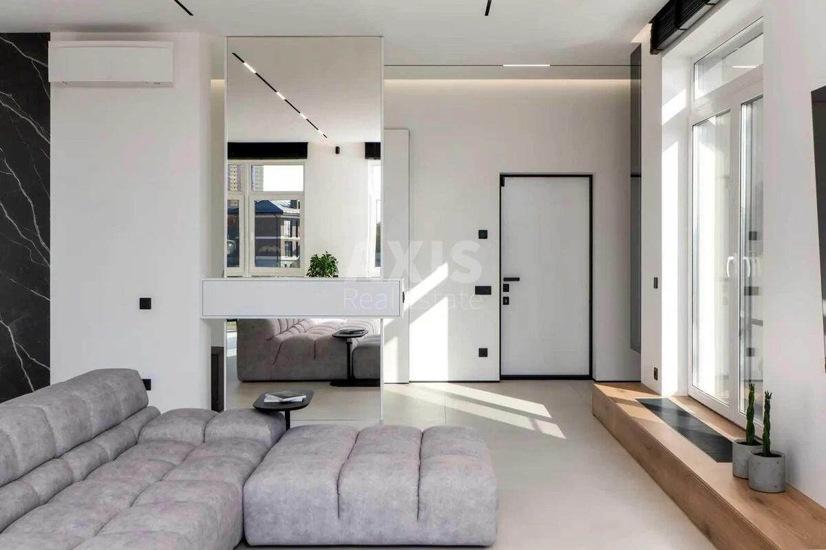 3k apartment vul. Universytets'ka 236571015