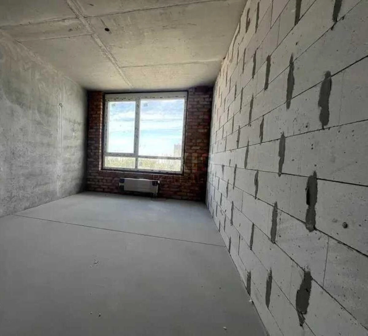 1k apartment nab. Dniprovs'ka 15647070