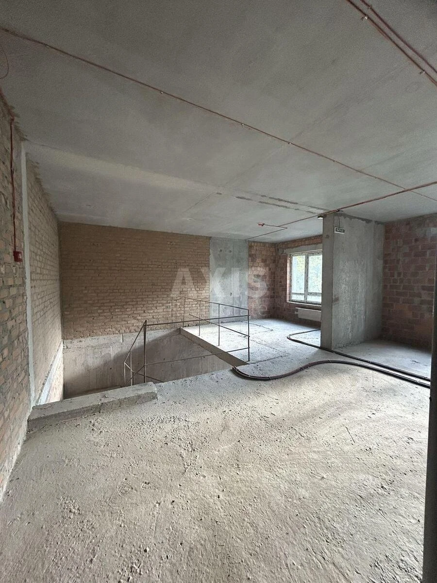 Service object vul. Zhyvopysna 3, 102m2646616