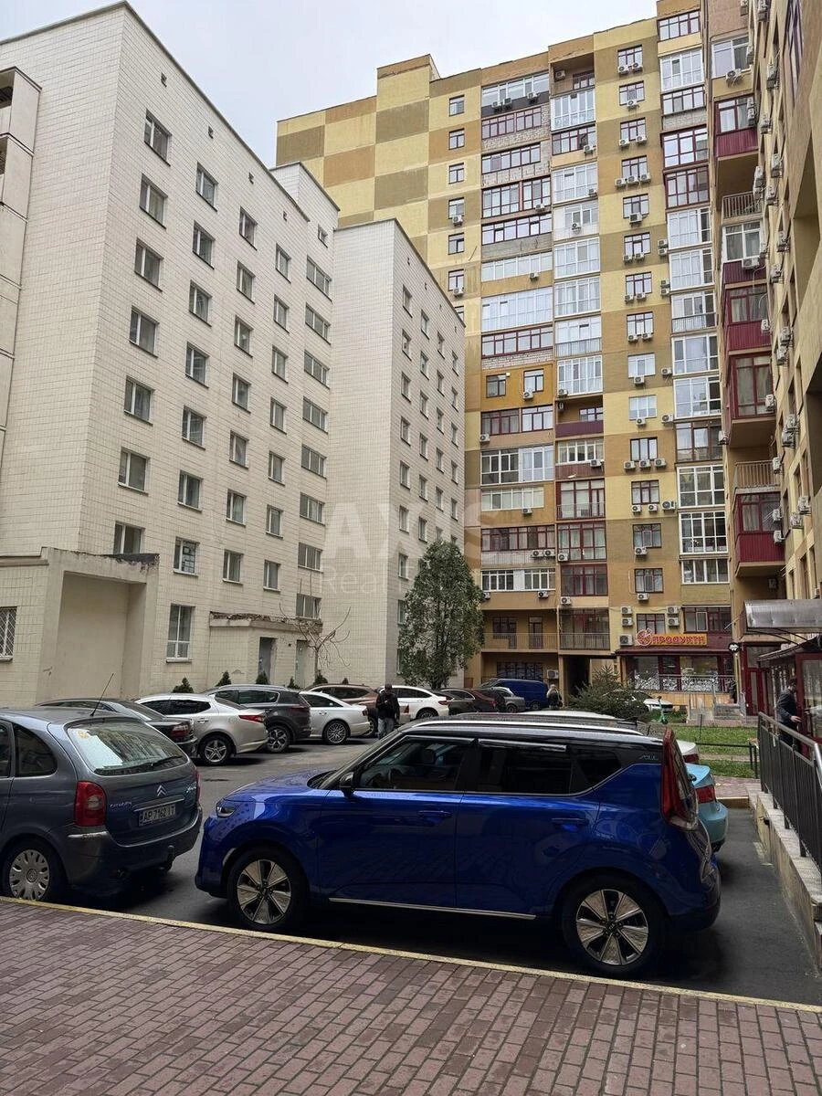 Объект торговли ул. Евгения Коновальца 36Е, 323м2697920