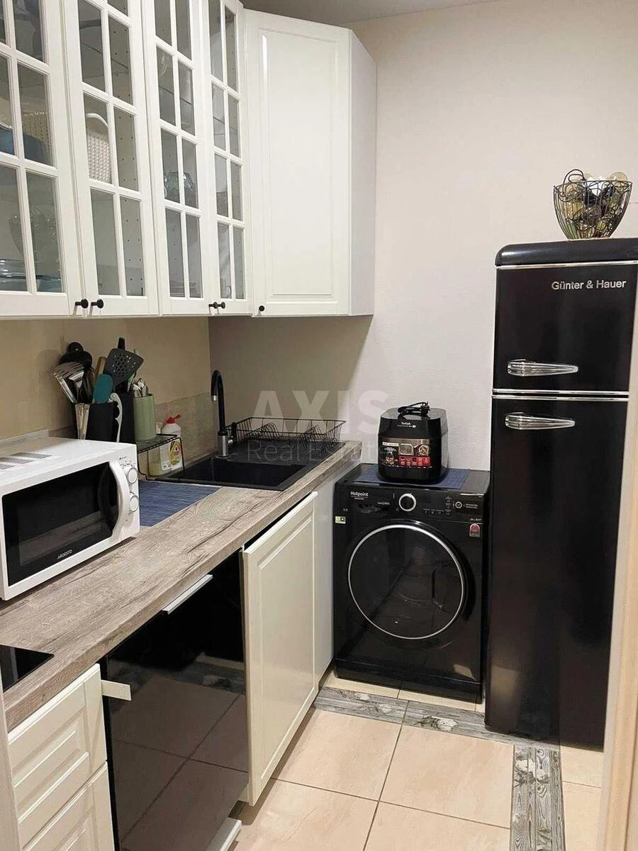 1k apartment pr-t Berestejskij 90/1680940