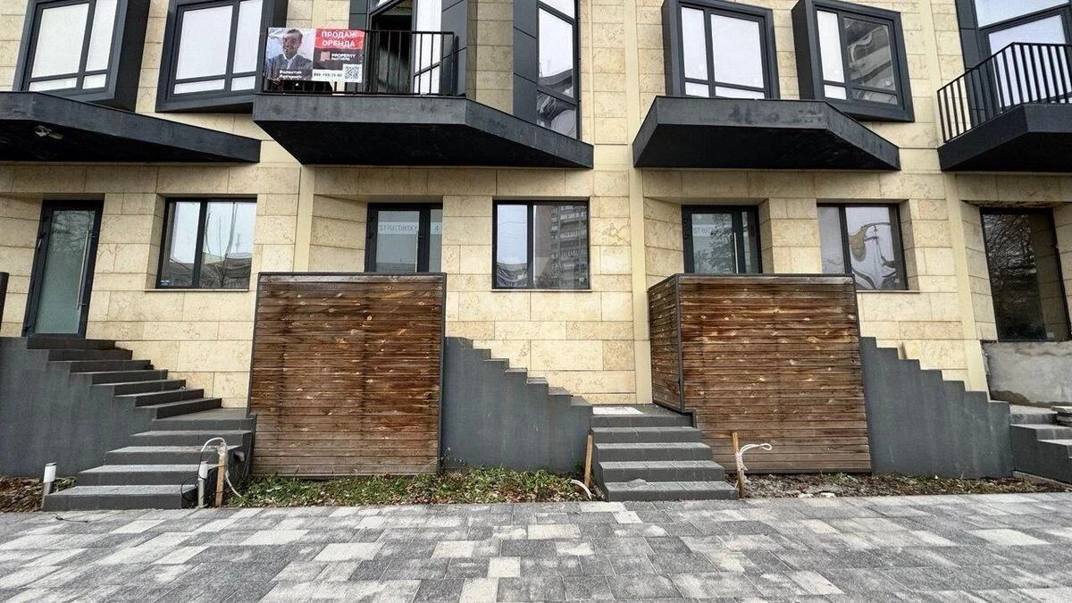 Office vul. Strutyns'kogo Sergija 4, 800m2583891