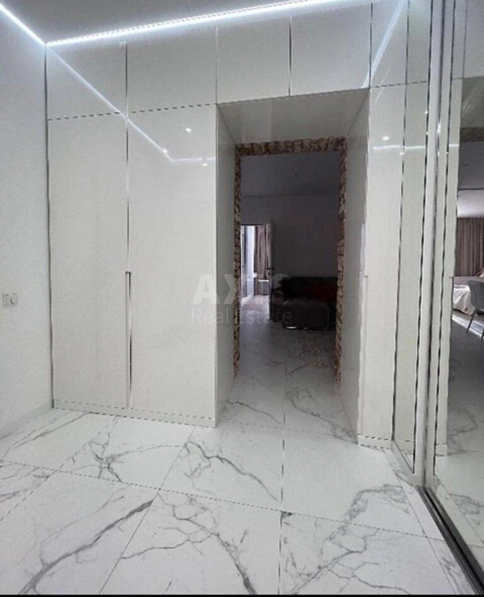 2k apartment vul. Myhajla Maksymovycha 28Б699879