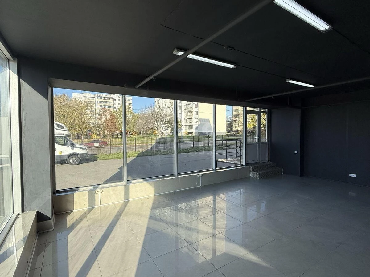 Trade object vul. Rajduzhna 25А, 72m2630174