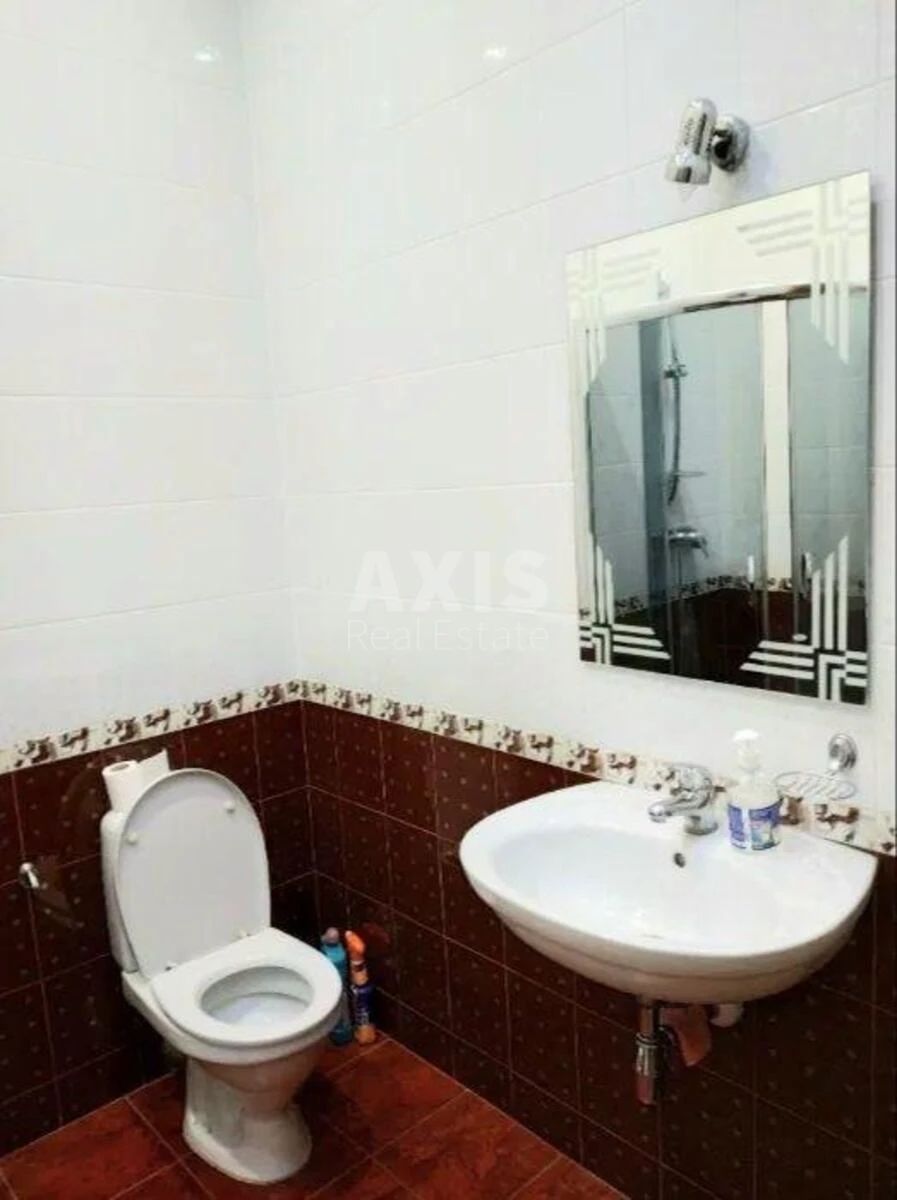 Office vul. Vozdvyzhens'ka 21/23, 136m26721510