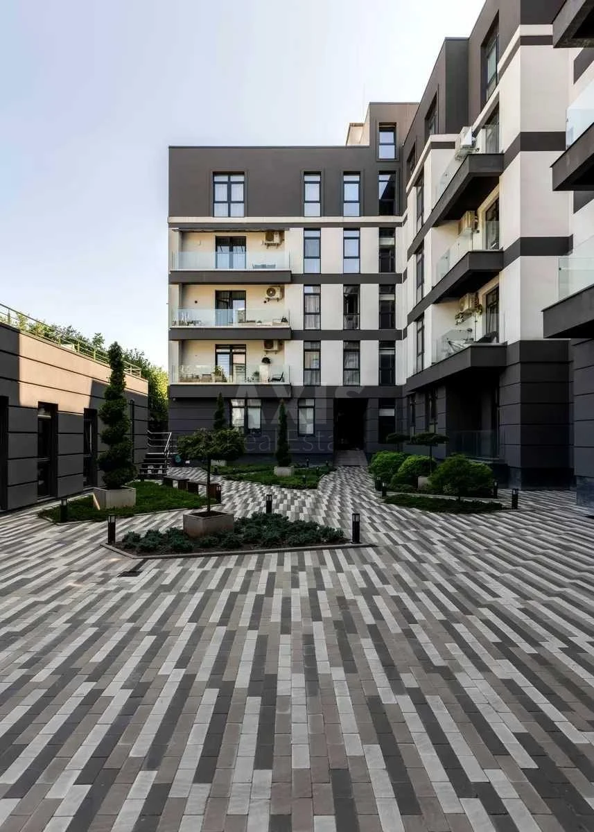 3k apartment vul. Universytets'ka 236571016