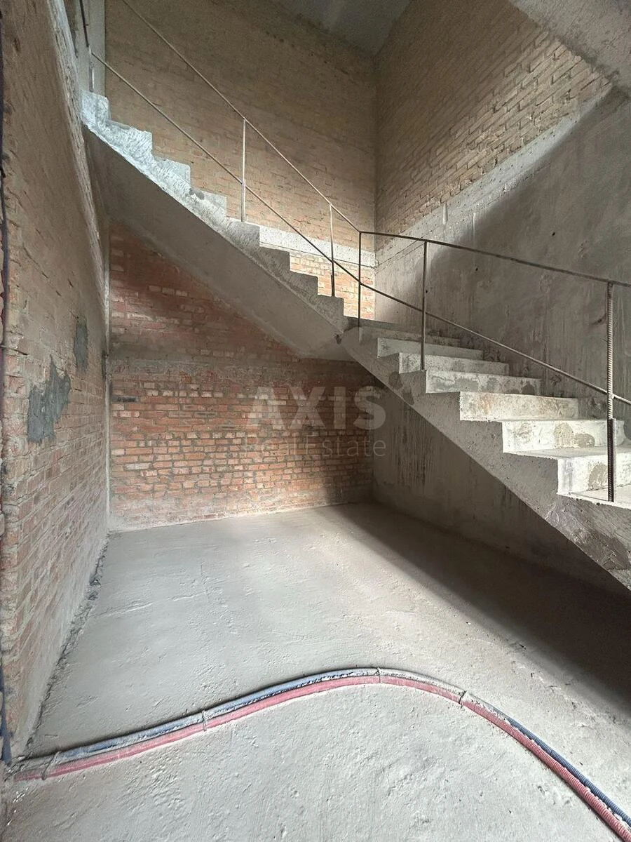 Service object vul. Zhyvopysna 3, 102m2646617