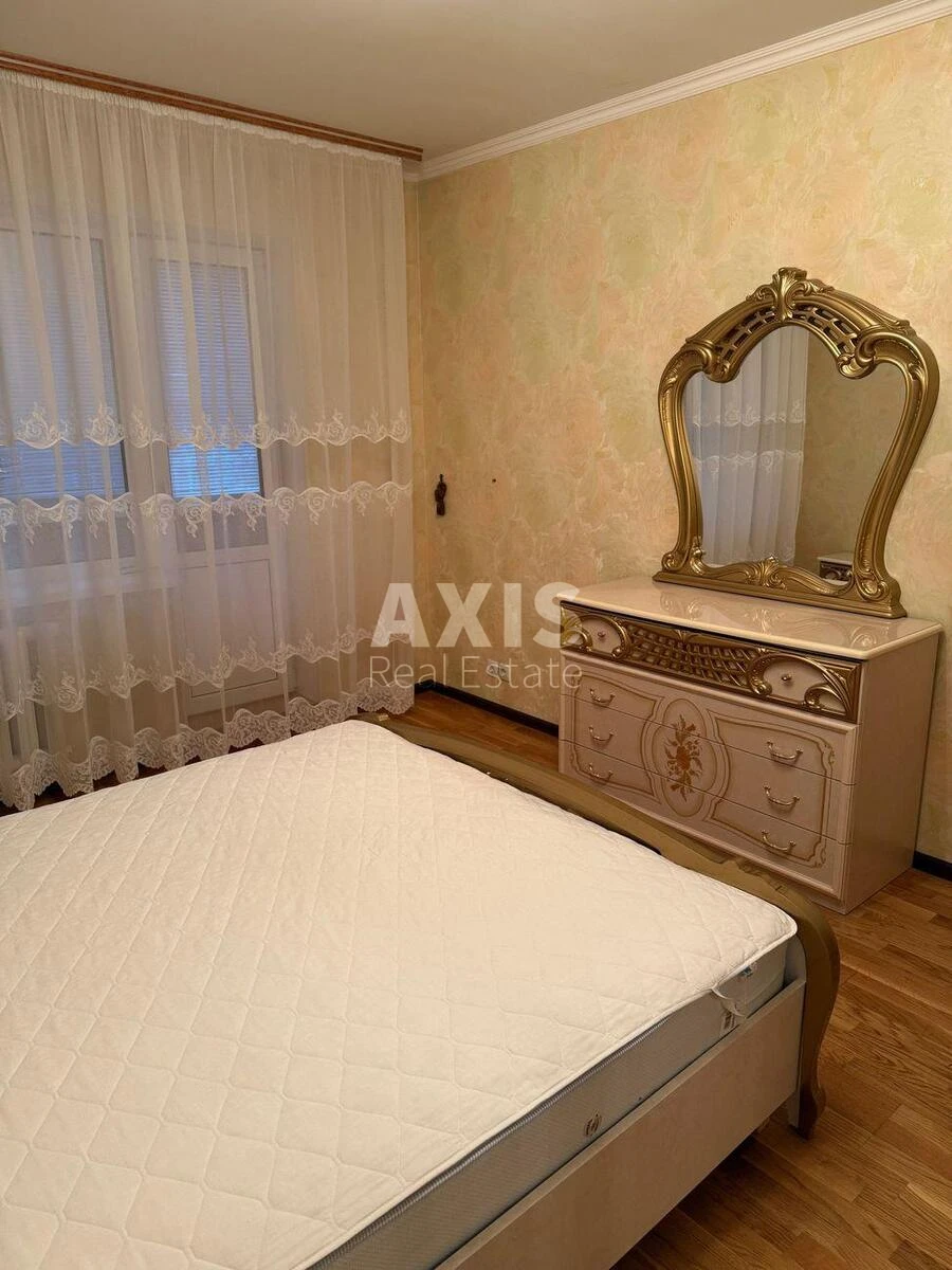 2к квартира пр-т Гонгадзе Георгия 32В673878