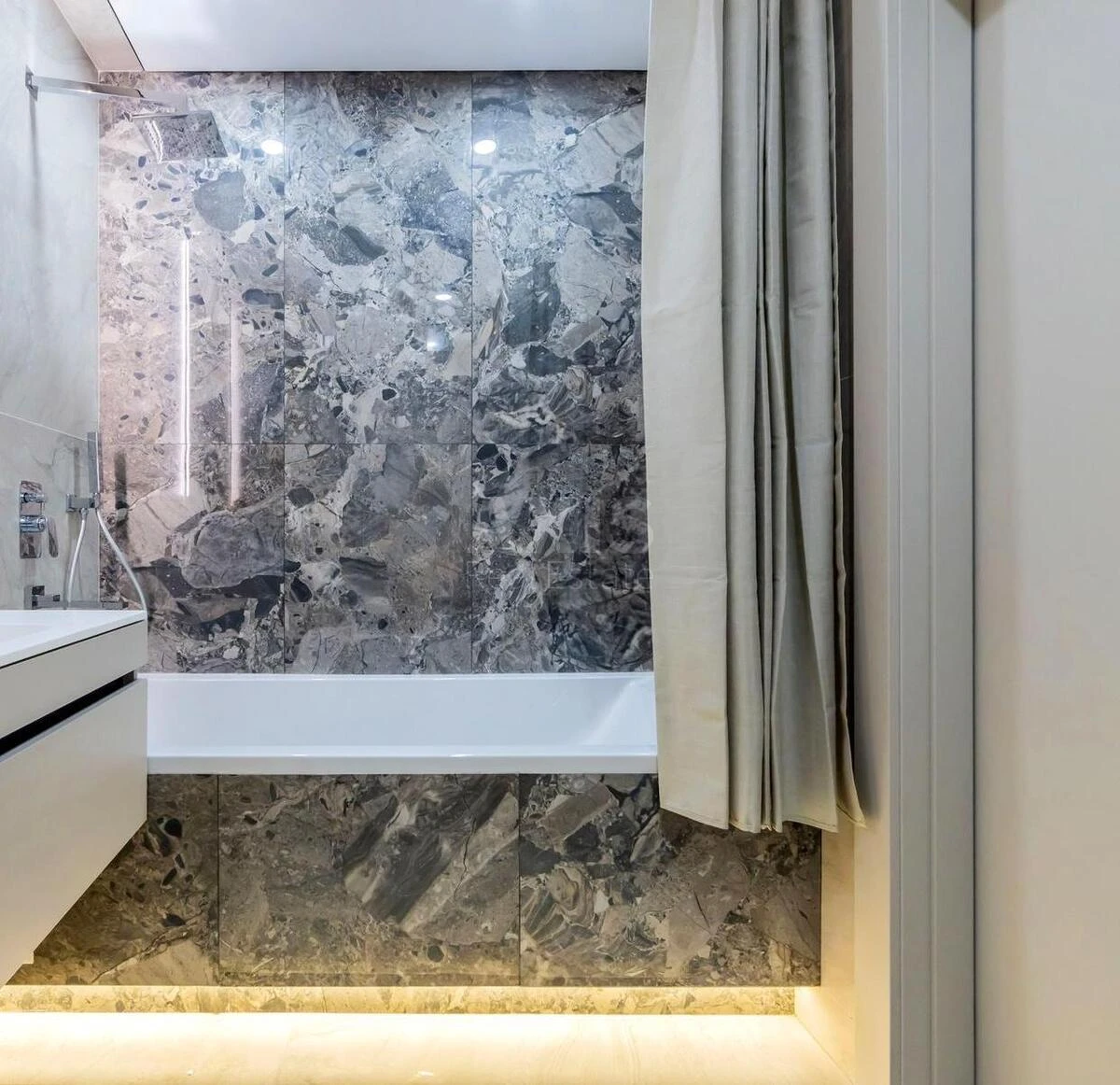 2k apartment vul. Myhajla Maksymovycha 246365411