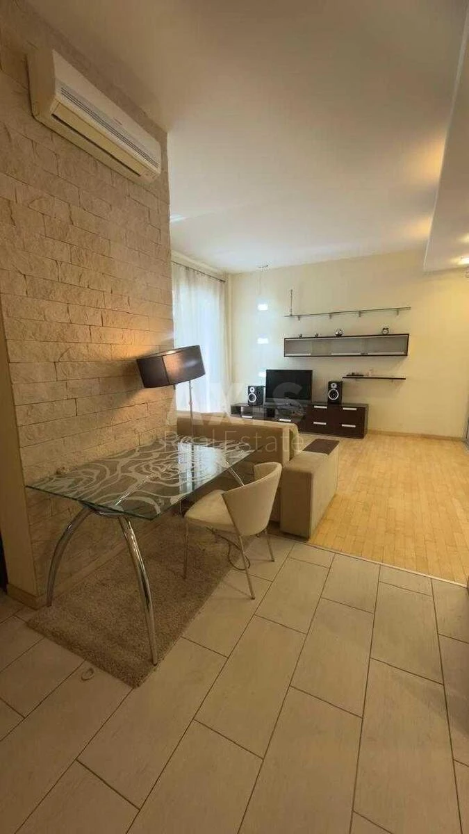 1k apartment vul. V'jacheslava Lypyns'kogo 9688050
