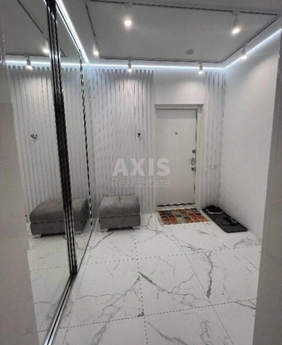 2к квартира ул. Михаила Максимовича 28Б6998710