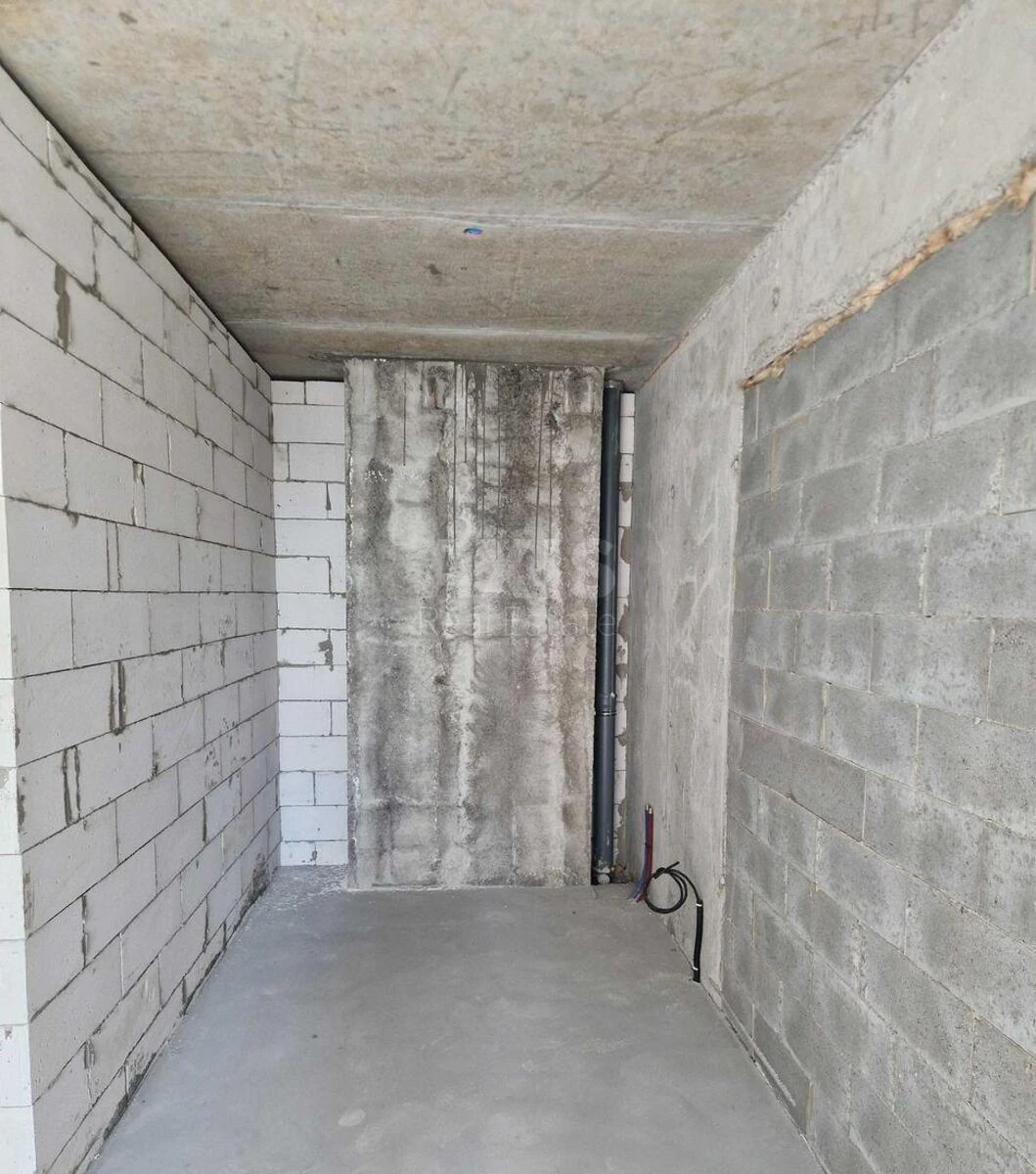 1k apartment nab. Dniprovs'ka 15628926