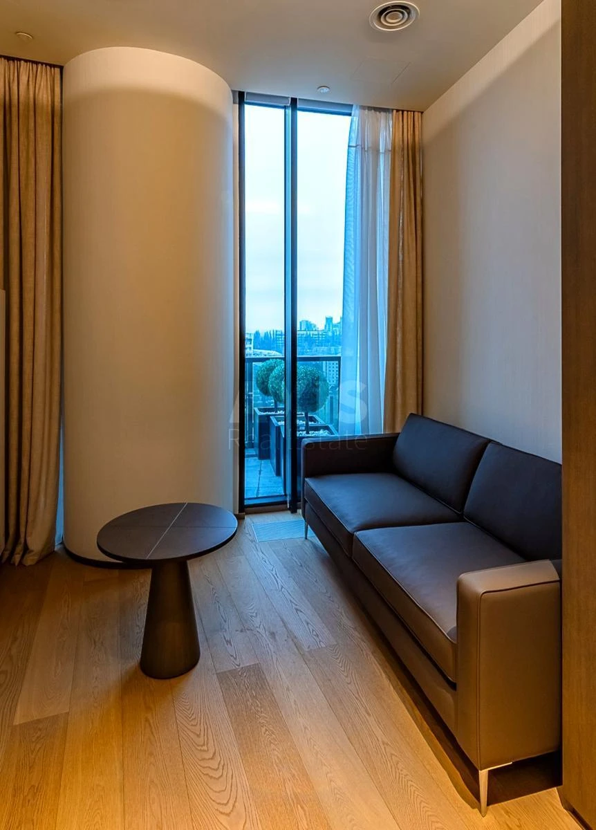 Office vul. Strutyns'kogo Sergija 23, 668m2668736