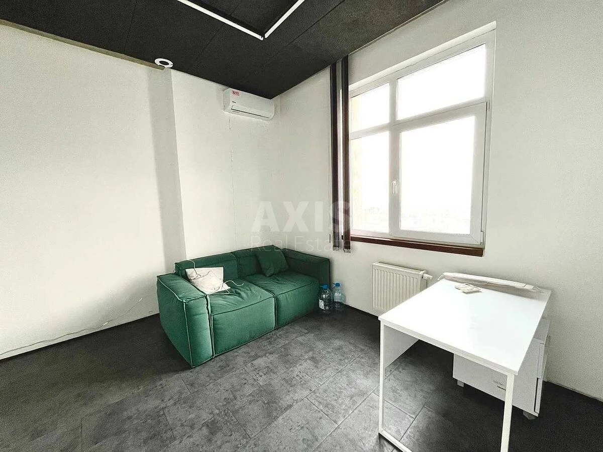 Office vul. Jevgena Konoval'cja 26, 327m2656289