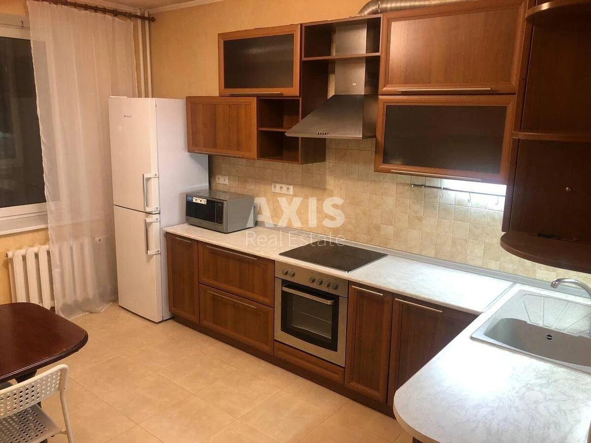 2к квартира пр-т Бажана Николая 1059358