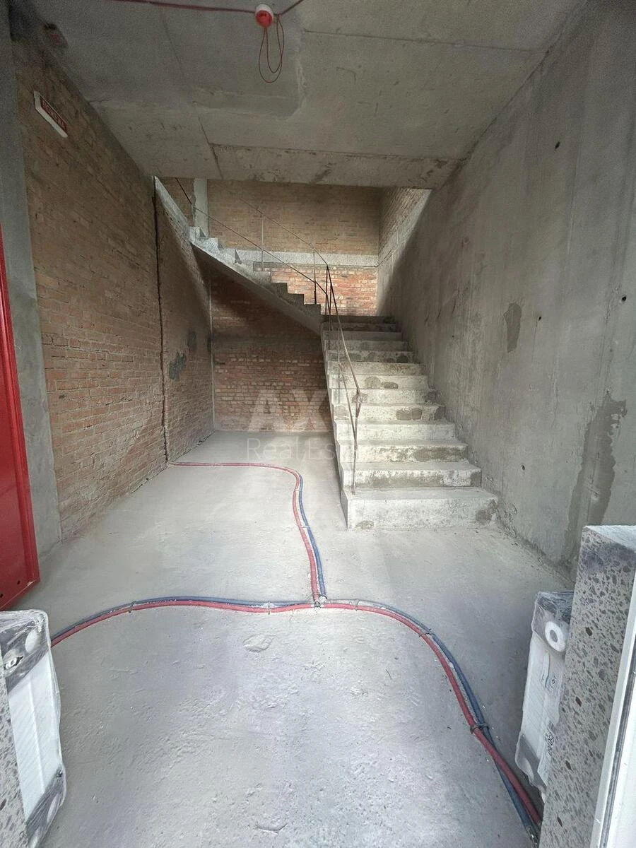 Service object vul. Zhyvopysna 3, 102m2646618