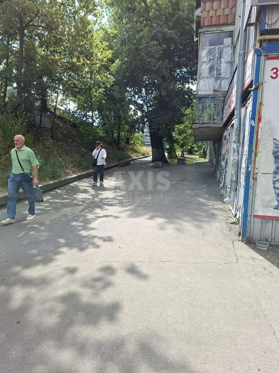 Объект торговли ул. Копыловская 2, 162м2707513