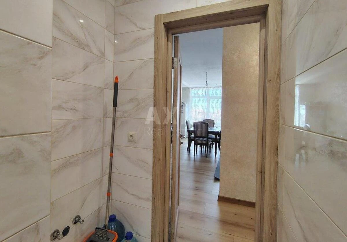 2k apartment vul. Sverstjuka Jevgena 46942710