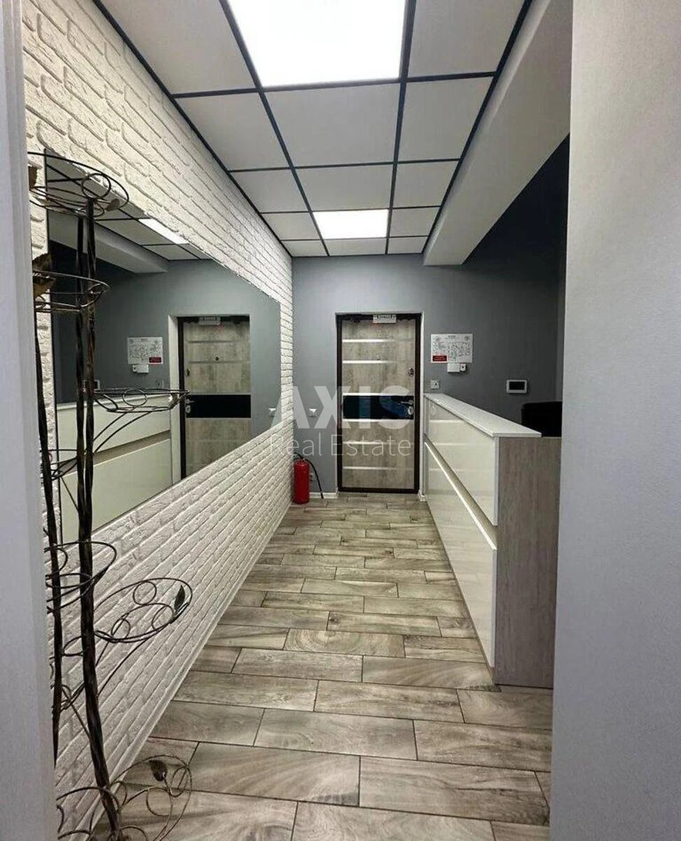 Office vul. Degtjarivs'ka Thirty-three A, 260m2495250