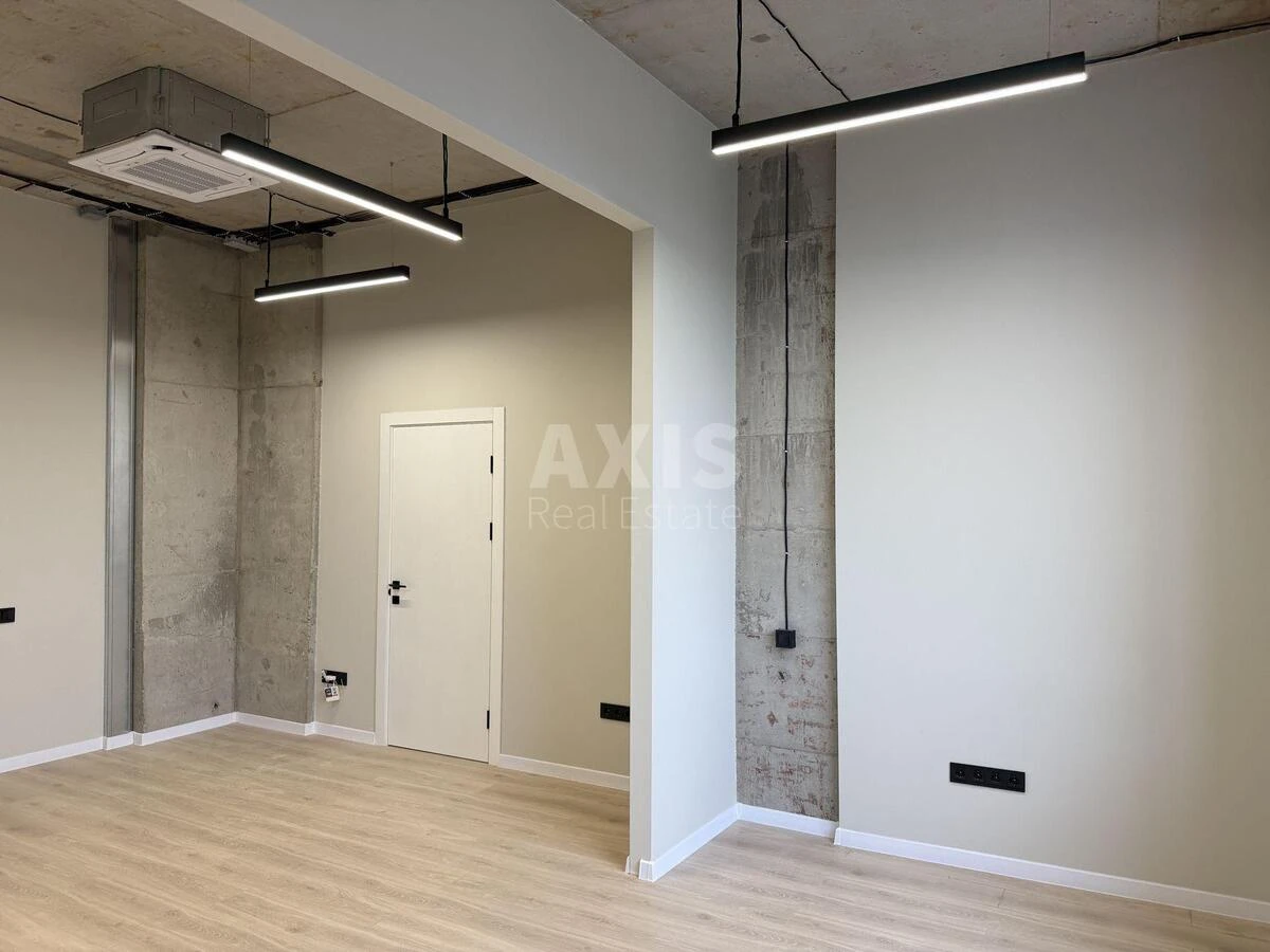 Office vul. Sichovyh Stril'civ 21, 53m2681401