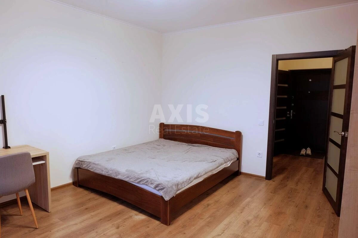 1k apartment pr-t Berestejskij 67655103