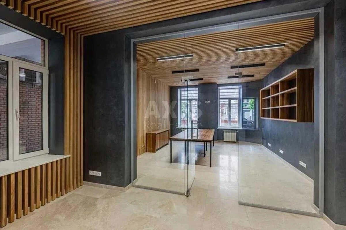 Trade object vul. Petljury Symona 14, 1795m2652095