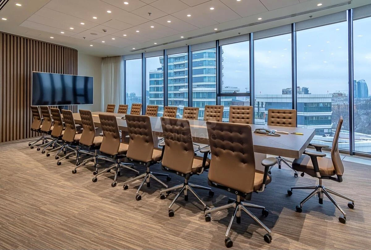 Office vul. Strutyns'kogo Sergija 23, 668m2668738