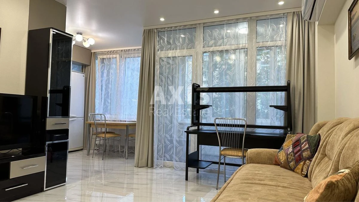 1k apartment vul. Volodymyrs'ka 51/53358112