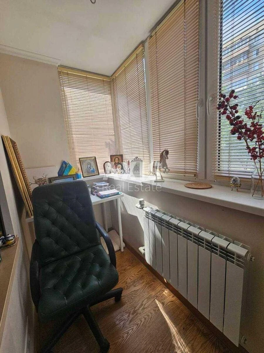 3k apartment pr-t Bazhana Mykoly 7А642597