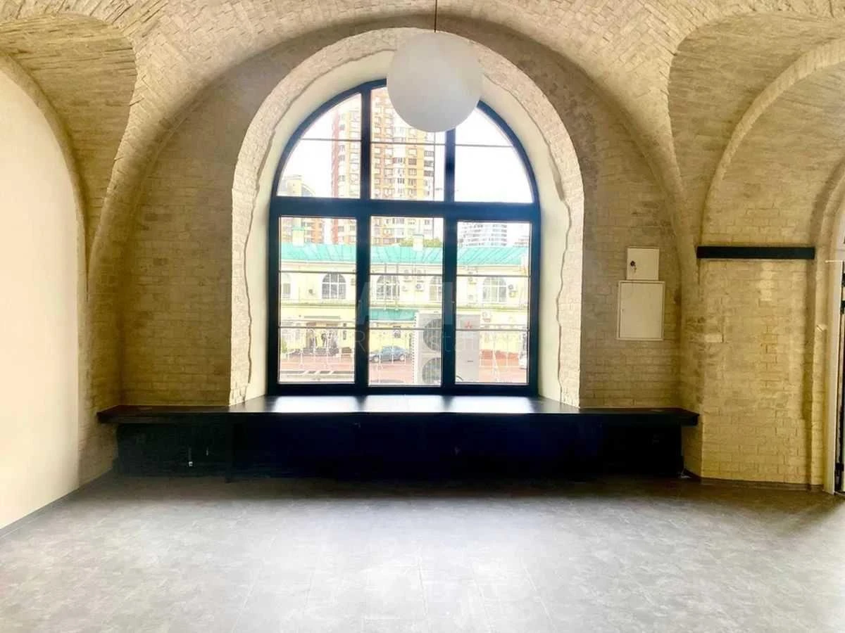 Office bul. Lesi Ukrai'nky 30, 700m2675850