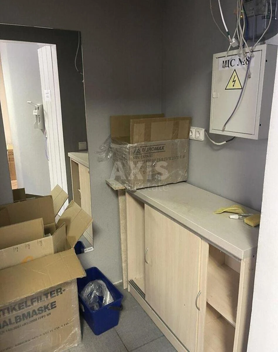 Офис пл. Леси Украинки 34, 43м2652552